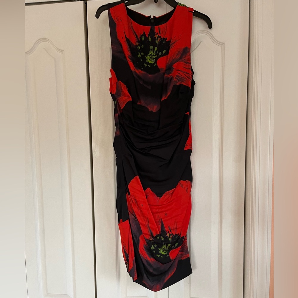NICOLE MILLER COLLECTION Black & Red Floral Sleeveless Stretch Dress